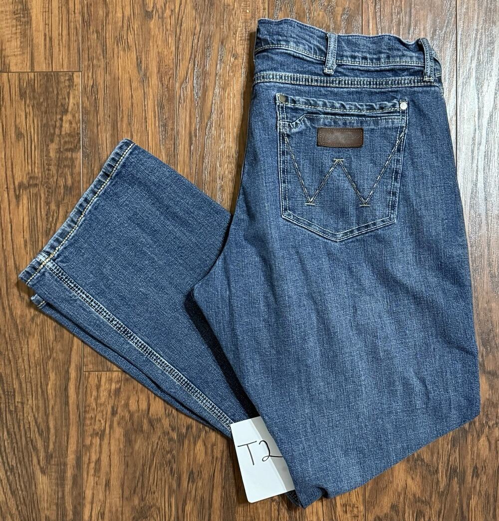 Wrangler Retro Men's Blue Denim Jeans Size 38W x 34L Slim Boot Cut Western Pants